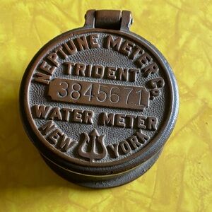 Vintage America Brown Water Meter Cover